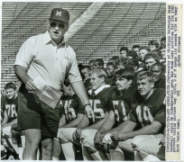 Bo sets up the new team photo