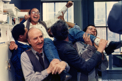 Photographer Manny Crisostomo wins the 1989 Pulitzer Prize