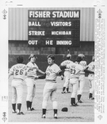 Seaver-in-Reds-Uniform