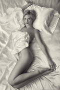 Homage to Doug Kirkland, Marilyn with Alexia