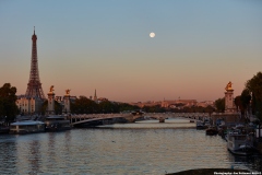 Dawn Moon over the Seine